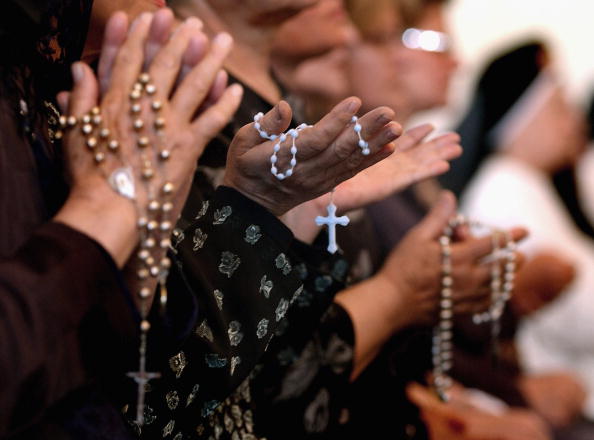 iraqi_christians_pray_rosary